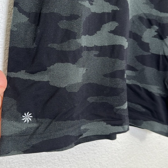 Athleta Speedlight Camo Tank Top Black Camo Womens Size Medium Activewear Gym - Picture 4 of 9